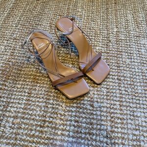 ⚜️ JEFFREY CAMPBELL FLUXX KITTEN HEEL STRAPPY SANDAL SIZE 10 ⚜️